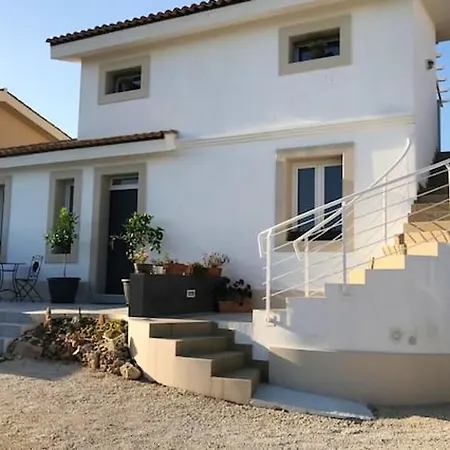 One Bedroom With Wifi At Calabernardo
