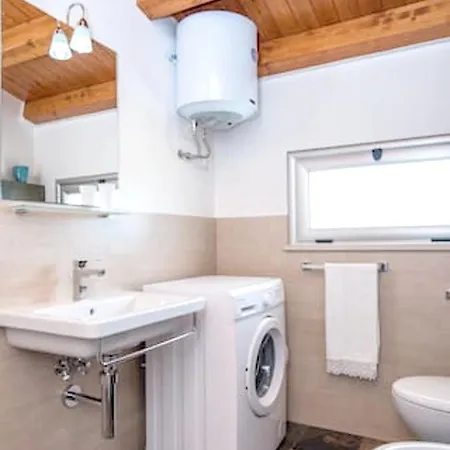 One Bedroom With Wifi At